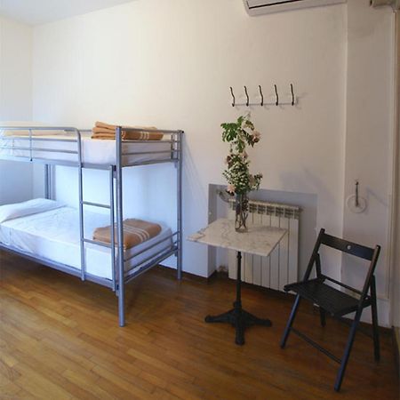 Hostel Colours Милано Стая снимка