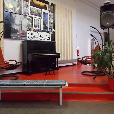 Hostel Colours Милано Екстериор снимка