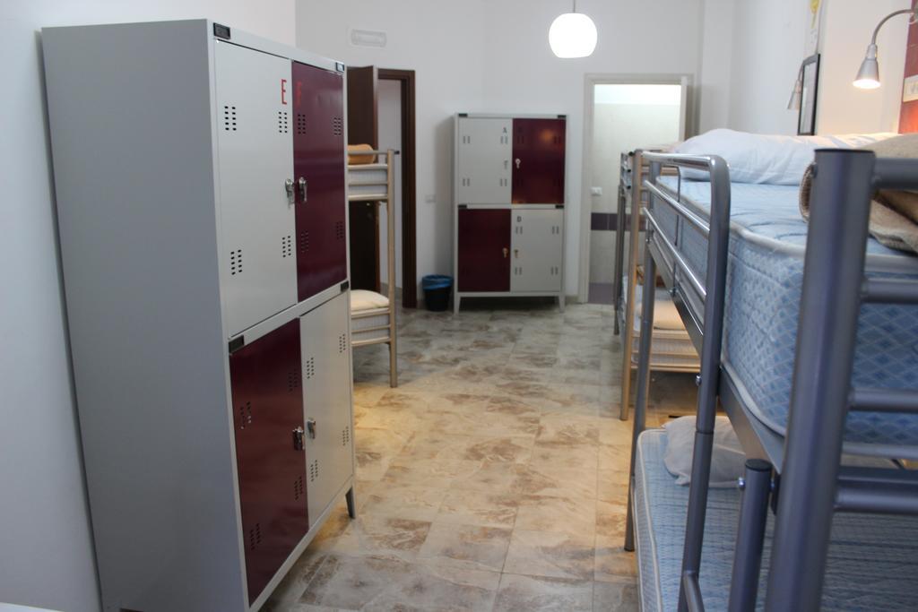 Hostel Colours Милано Стая снимка