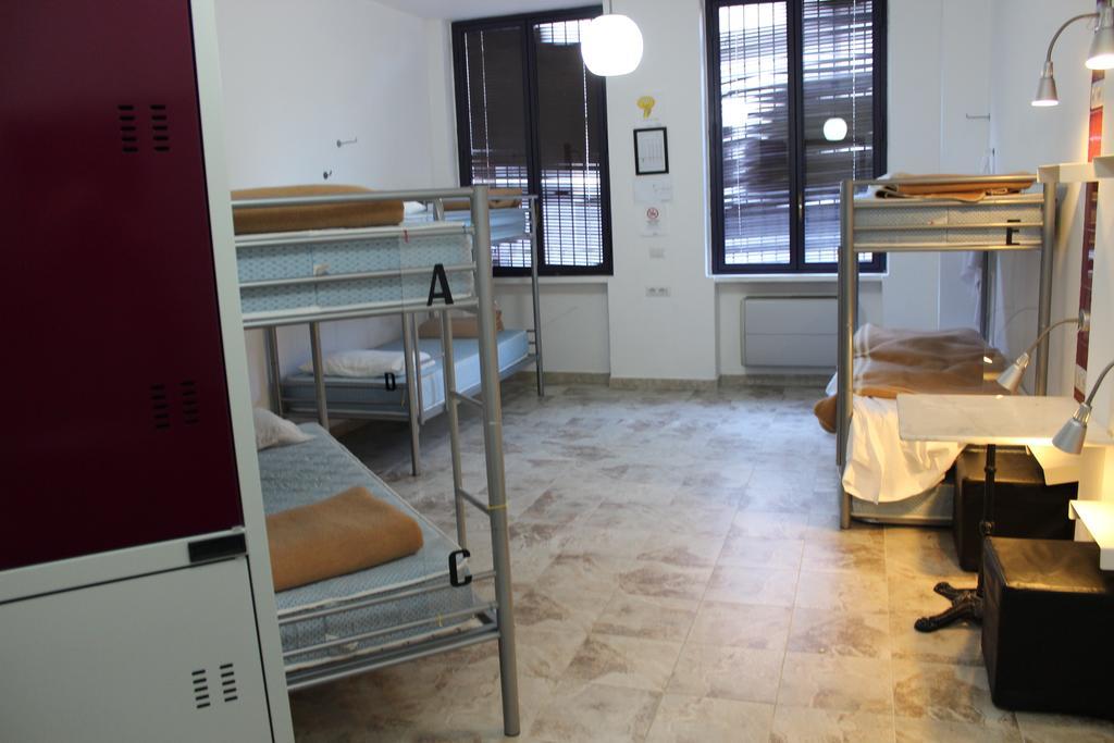 Hostel Colours Милано Стая снимка