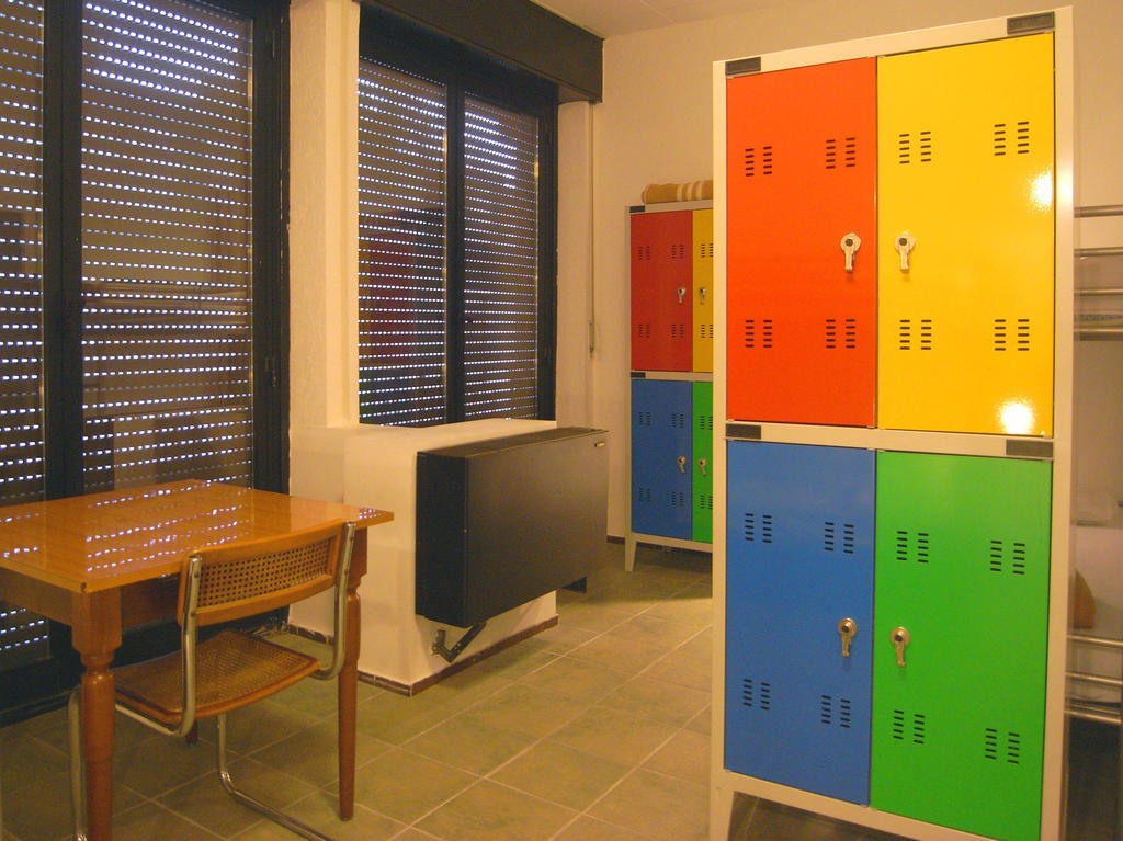 Hostel Colours Милано Екстериор снимка