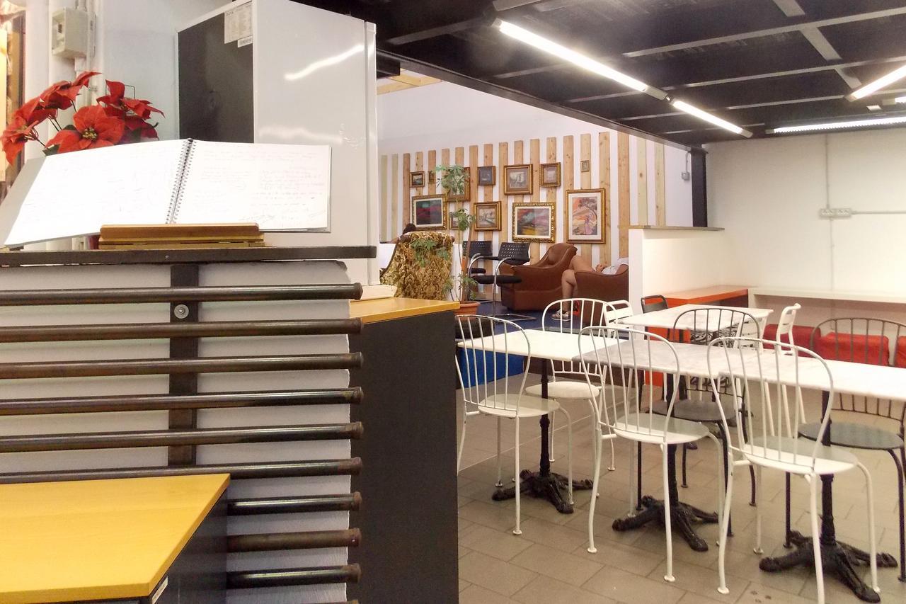 Hostel Colours Милано Екстериор снимка