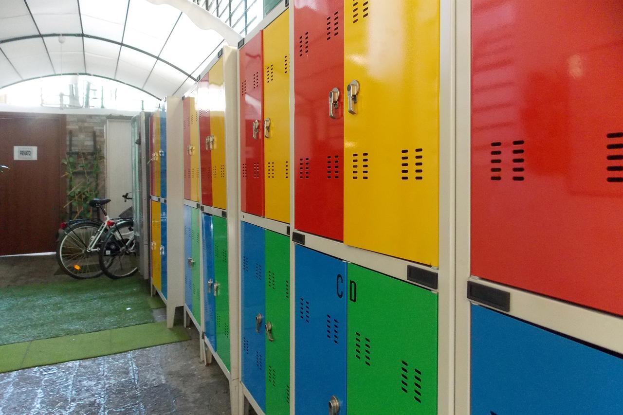 Hostel Colours Милано Екстериор снимка