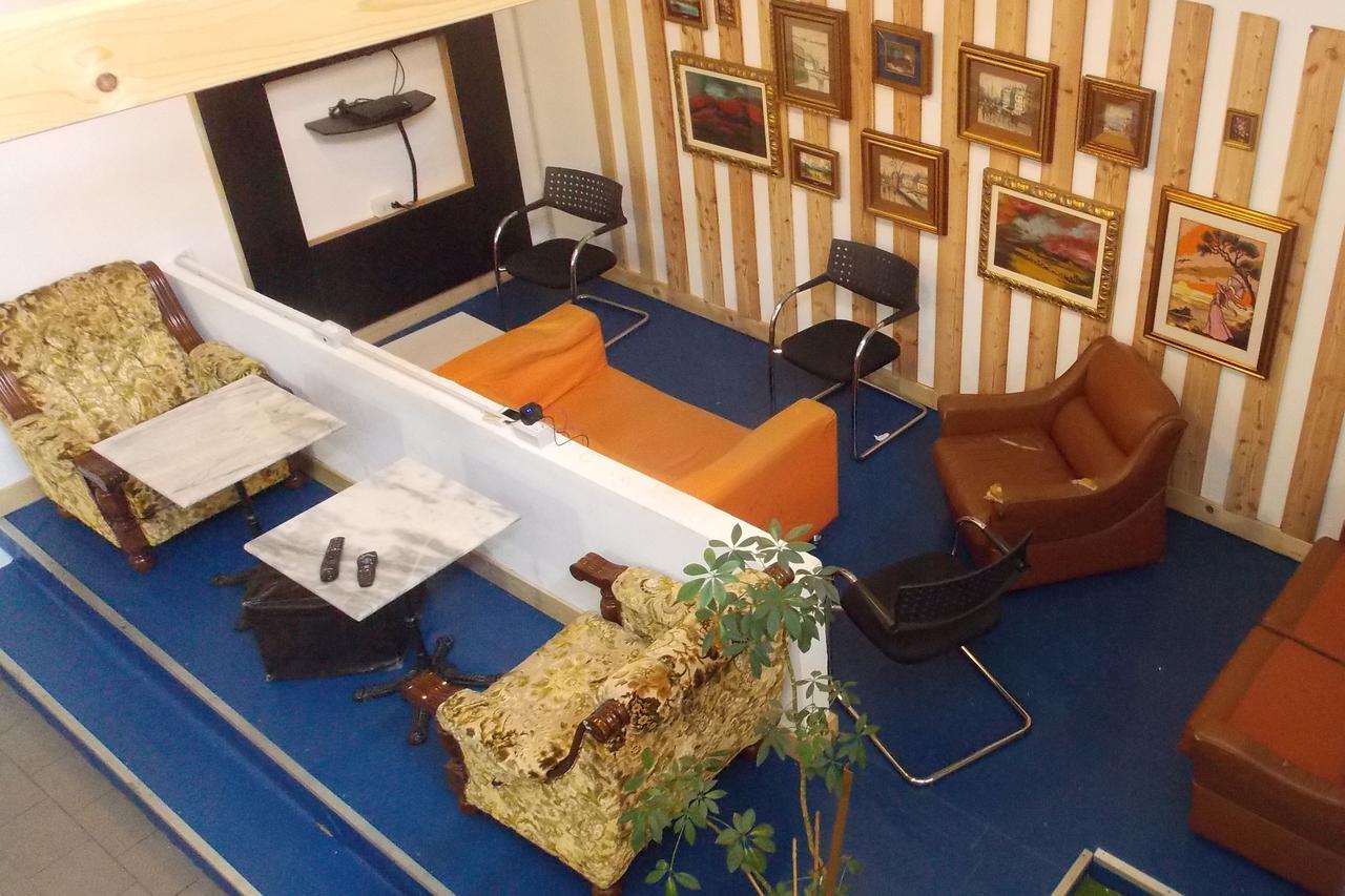 Hostel Colours Милано Екстериор снимка