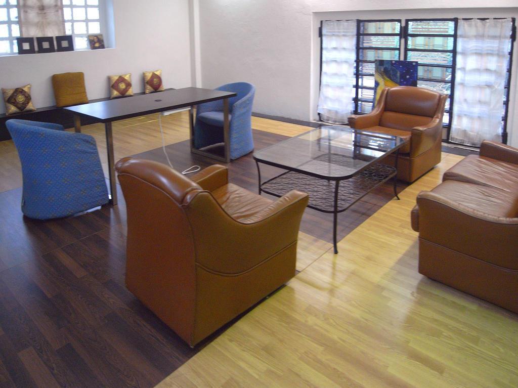 Hostel Colours Милано Екстериор снимка
